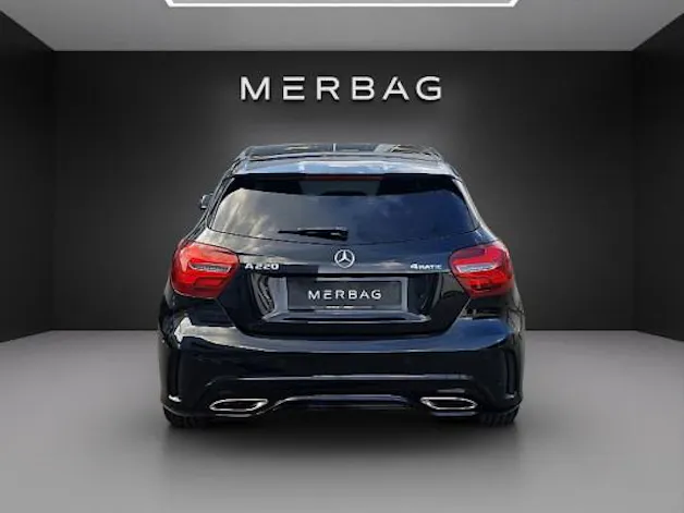 MERCEDES-BENZ A 220 AMG Line 4Matic