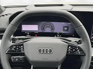 Audi Q3 SUV e-hybrid 200 kW S tronig