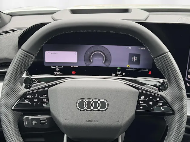 Audi Q3 SUV e-hybrid 200 kW S tronig