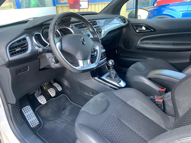 DS Automobiles AUTOMOBILES DS 3 1.6 BlueHDi Sport Chic Plus