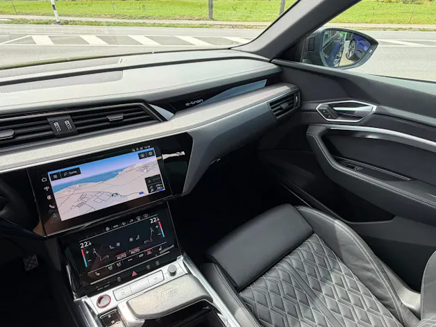 AUDI e-tron S Sportback quattro