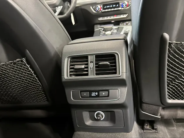 AUDI Q5 2.0 TDI sport quattro S-tronic