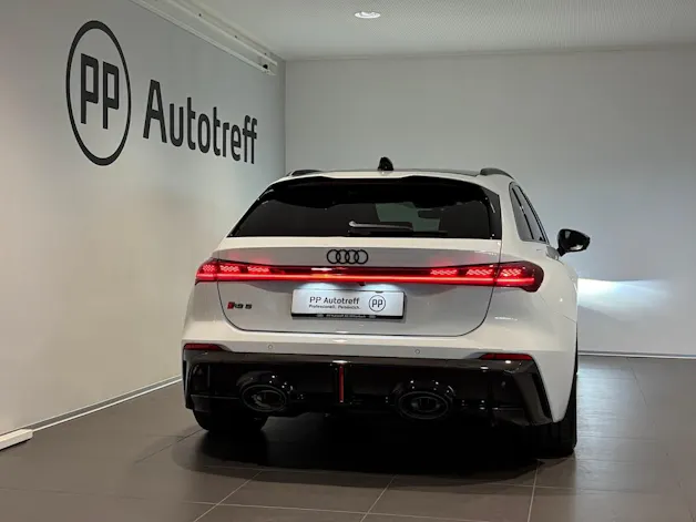 Audi RS 5 Avant TFSI 470 kW Tiptronic quattro