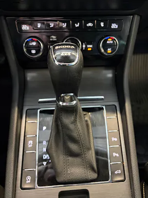 Škoda Superb Combi 2.0 TDi Style 4x4 DSG | CH Fahrzeug | mySkoda Pack | Kessy | Belüftete Sitz | DAB+ | Navi Columbus 9.2" |