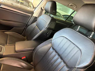 Škoda Superb Combi 2.0 TDi Style 4x4 DSG | CH Fahrzeug | mySkoda Pack | Kessy | Belüftete Sitz | DAB+ | Navi Columbus 9.2" |