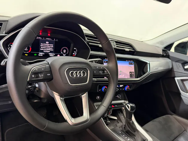 Audi Q3 45 TFSI S line quattro S-tronic
