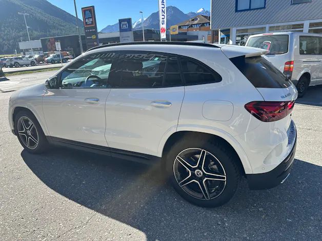 Mercedes-Benz GLA 220 AMG Line 4matic