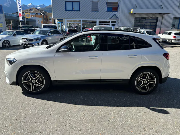 Mercedes-Benz GLA 220 AMG Line 4matic