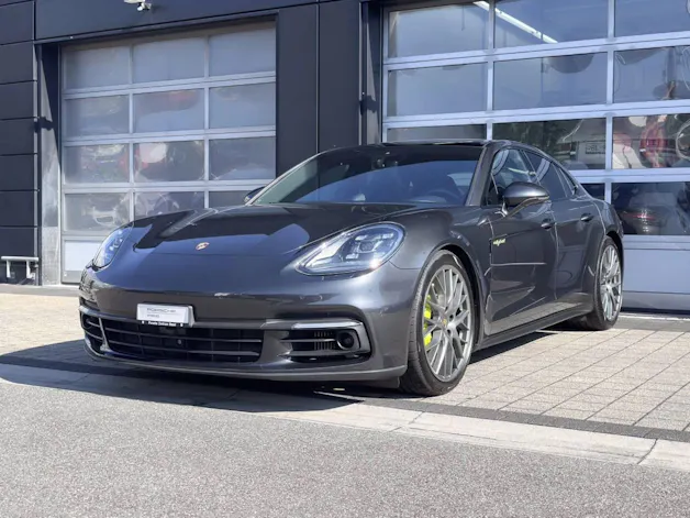 PORSCHE Panamera 4 E-Hybrid