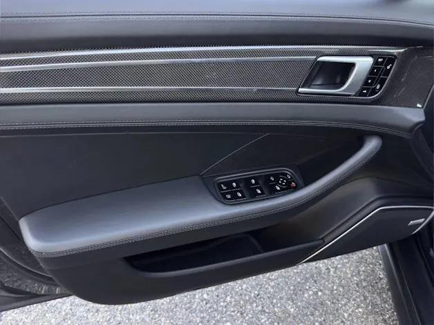 PORSCHE Panamera 4 E-Hybrid