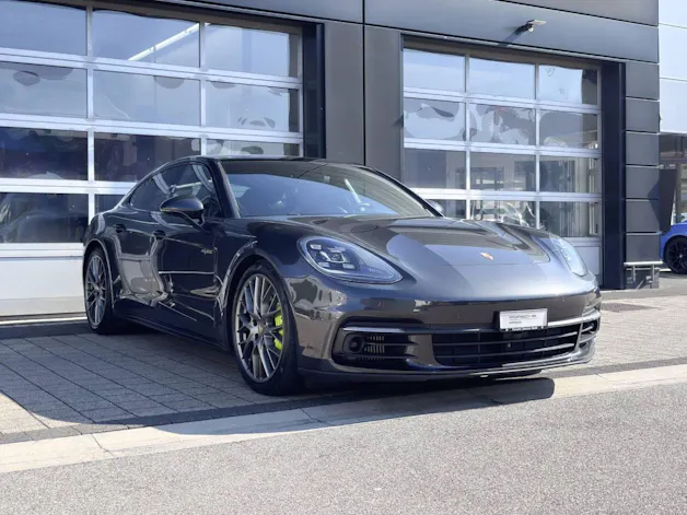 PORSCHE Panamera 4 E-Hybrid