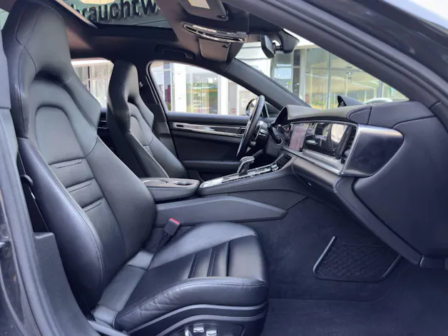 PORSCHE Panamera 4 E-Hybrid