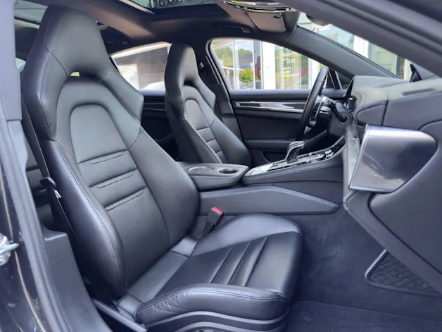 PORSCHE Panamera 4 E-Hybrid