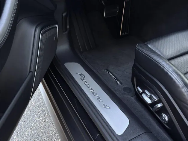 PORSCHE Panamera 4 E-Hybrid