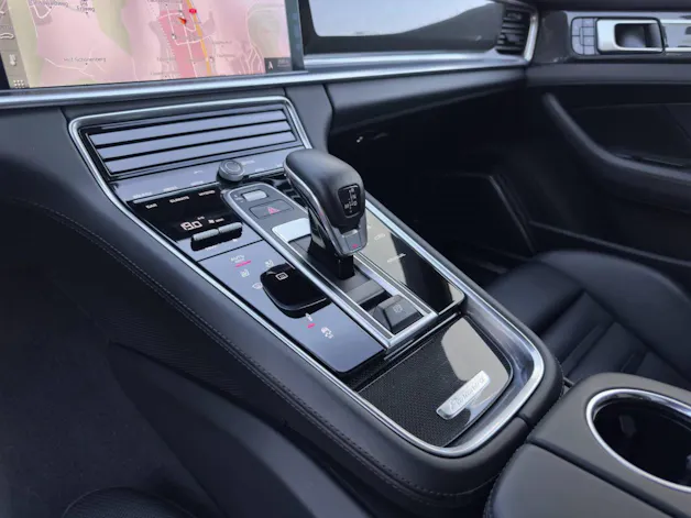PORSCHE Panamera 4 E-Hybrid
