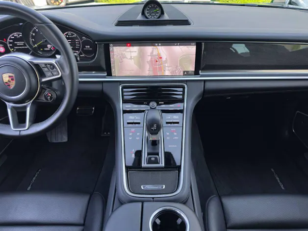 PORSCHE Panamera 4 E-Hybrid