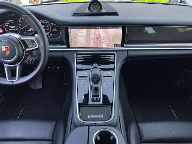 PORSCHE Panamera 4 E-Hybrid