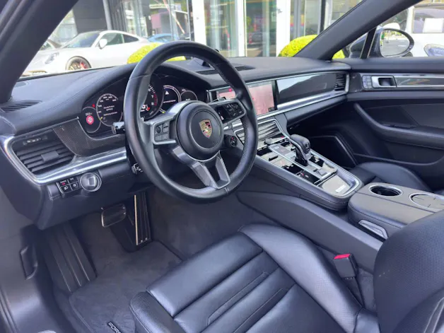 PORSCHE Panamera 4 E-Hybrid