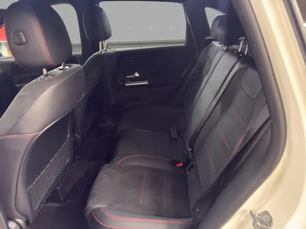 Mercedes-Benz B 200 - AMG / DISTRONIC / 360 Grad Kamera / AHK