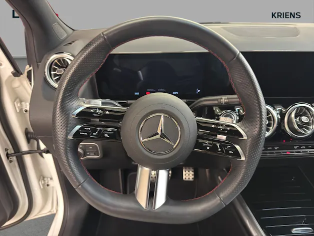 Mercedes-Benz B 200 - AMG / DISTRONIC / 360 Grad Kamera / AHK