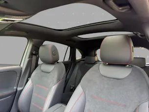 Mercedes-Benz GLA 250 4Matic 8G-DCT Swiss Star