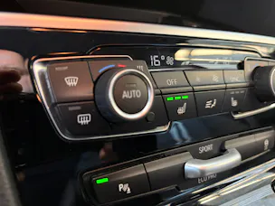 BMW 220d xDrive Gran Tourer | CH Fzg. | Driving Assistant Plus | Kamera | LED Scheinw. | HeadUp | Sportsitze |