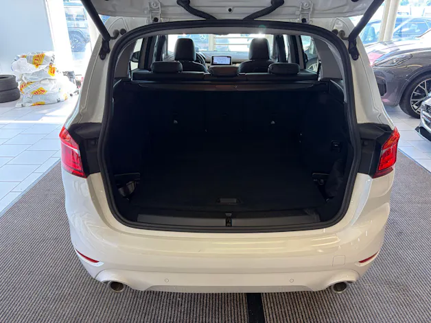BMW 220d xDrive Gran Tourer | CH Fzg. | Driving Assistant Plus | Kamera | LED Scheinw. | HeadUp | Sportsitze |