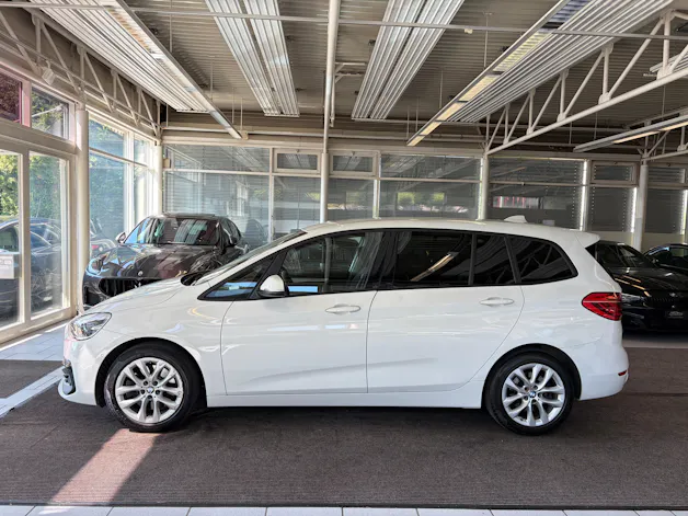 BMW 220d xDrive Gran Tourer | CH Fzg. | Driving Assistant Plus | Kamera | LED Scheinw. | HeadUp | Sportsitze |