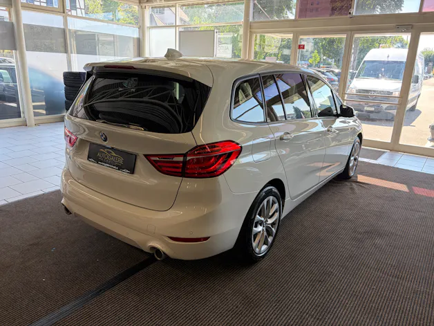 BMW 220d xDrive Gran Tourer | CH Fzg. | Driving Assistant Plus | Kamera | LED Scheinw. | HeadUp | Sportsitze |