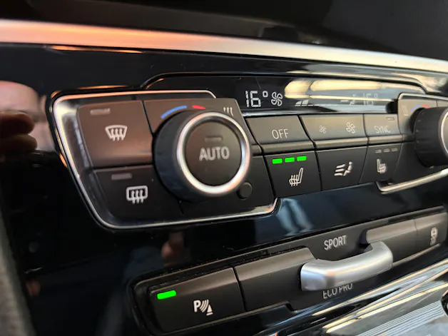 BMW 220d xDrive Gran Tourer | CH Fzg. | Driving Assistant Plus | Kamera | LED Scheinw. | HeadUp | Sportsitze |