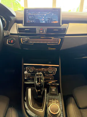 BMW 220d xDrive Gran Tourer | CH Fzg. | Driving Assistant Plus | Kamera | LED Scheinw. | HeadUp | Sportsitze |