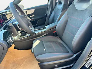 MERCEDES-BENZ A 250 AMG Line 4Matic