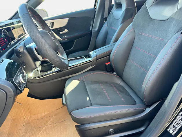 MERCEDES-BENZ A 250 AMG Line 4Matic