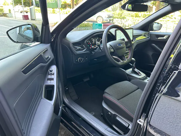 Ford Focus 1.0 MHEV ST-Line Automat