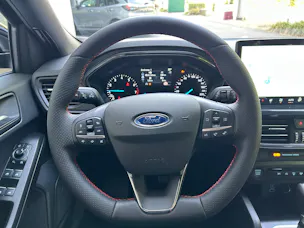 Ford Focus 1.0 MHEV ST-Line Automat