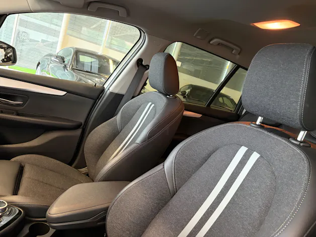 BMW 220d xDrive Gran Tourer | CH Fzg. | Driving Assistant Plus | Kamera | LED Scheinw. | HeadUp | Sportsitze |