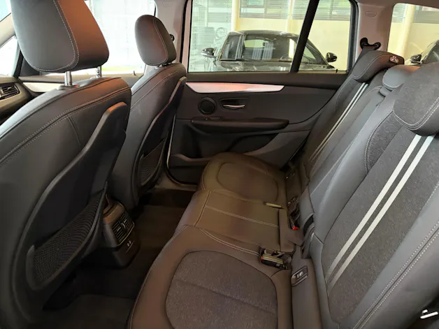 BMW 220d xDrive Gran Tourer | CH Fzg. | Driving Assistant Plus | Kamera | LED Scheinw. | HeadUp | Sportsitze |