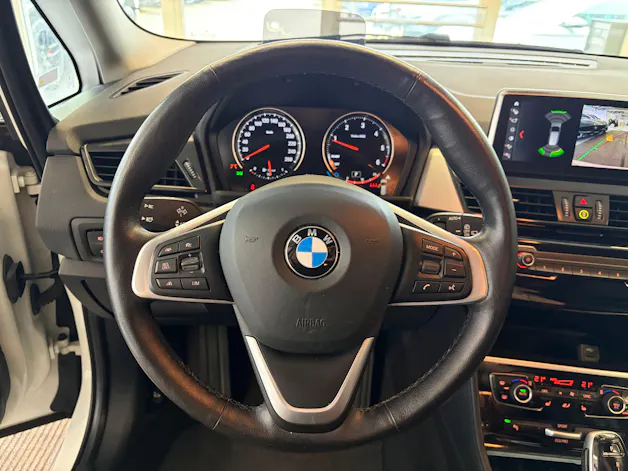 BMW 220d xDrive Gran Tourer | CH Fzg. | Driving Assistant Plus | Kamera | LED Scheinw. | HeadUp | Sportsitze |