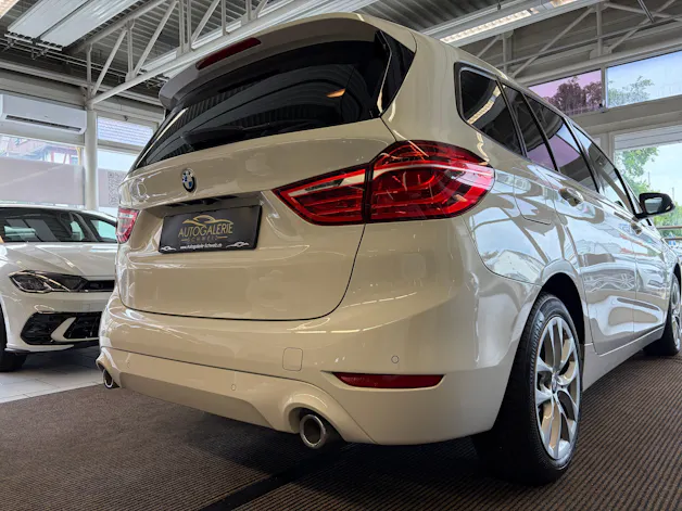 BMW 220d xDrive Gran Tourer | CH Fzg. | Driving Assistant Plus | Kamera | LED Scheinw. | HeadUp | Sportsitze |