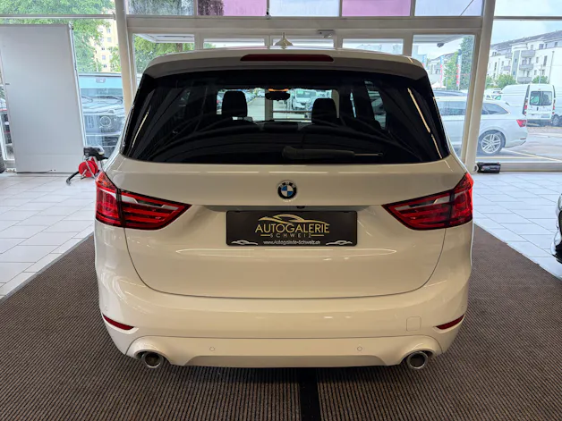 BMW 220d xDrive Gran Tourer | CH Fzg. | Driving Assistant Plus | Kamera | LED Scheinw. | HeadUp | Sportsitze |