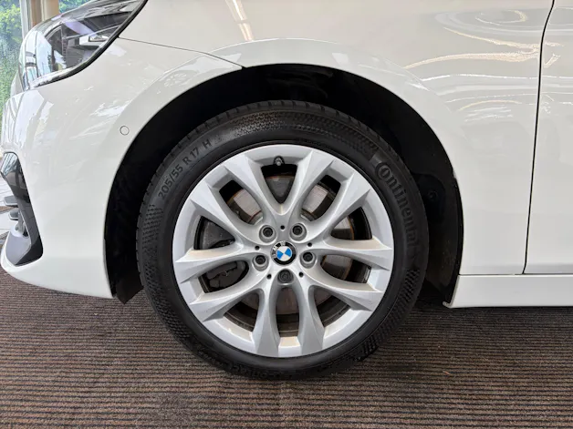 BMW 220d xDrive Gran Tourer | CH Fzg. | Driving Assistant Plus | Kamera | LED Scheinw. | HeadUp | Sportsitze |