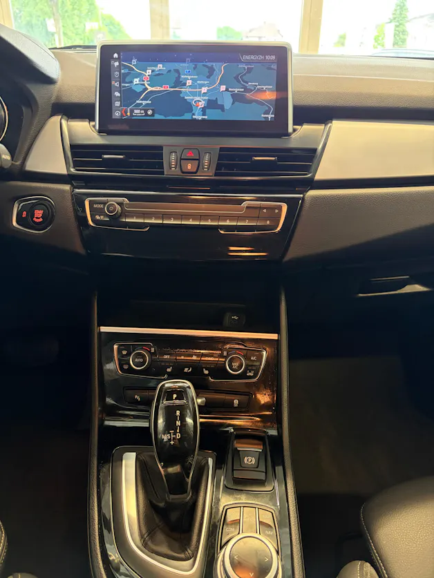 BMW 220d xDrive Gran Tourer | CH Fzg. | Driving Assistant Plus | Kamera | LED Scheinw. | HeadUp | Sportsitze |