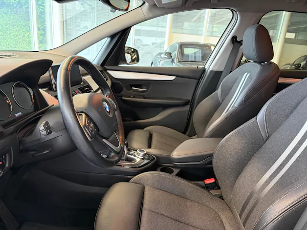 BMW 220d xDrive Gran Tourer | CH Fzg. | Driving Assistant Plus | Kamera | LED Scheinw. | HeadUp | Sportsitze |