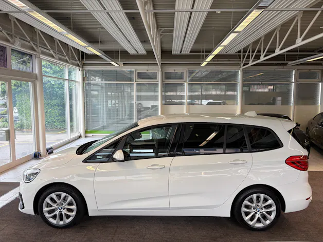 BMW 220d xDrive Gran Tourer | CH Fzg. | Driving Assistant Plus | Kamera | LED Scheinw. | HeadUp | Sportsitze |