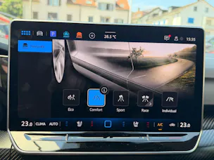 VW Golf R 2.0 TSI 333 PS 4MOTION *** AKRAPOVIC ABGAS & LEDER NAPPA ***