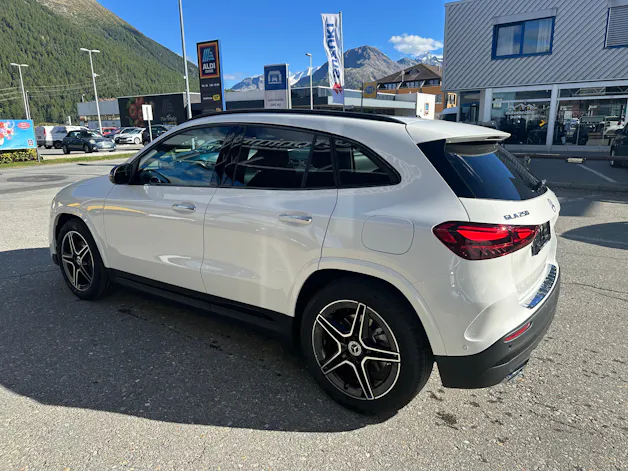 Mercedes-Benz GLA 250 Swiss Star AMG Line 4matic