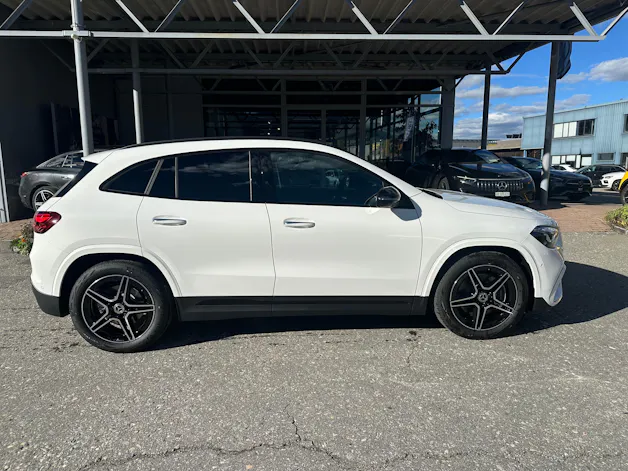 Mercedes-Benz GLA 250 Swiss Star AMG Line 4matic