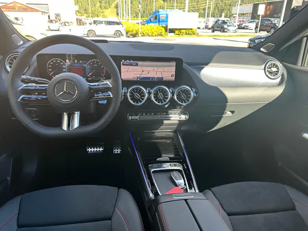Mercedes-Benz GLA 250 Swiss Star AMG Line 4matic