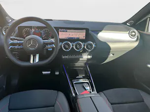 MERCEDES-BENZ GLA 250 Swiss Star AMG Line 4matic
