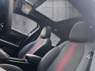 Alfa Romeo Junior 1.2 TI SKY Q4